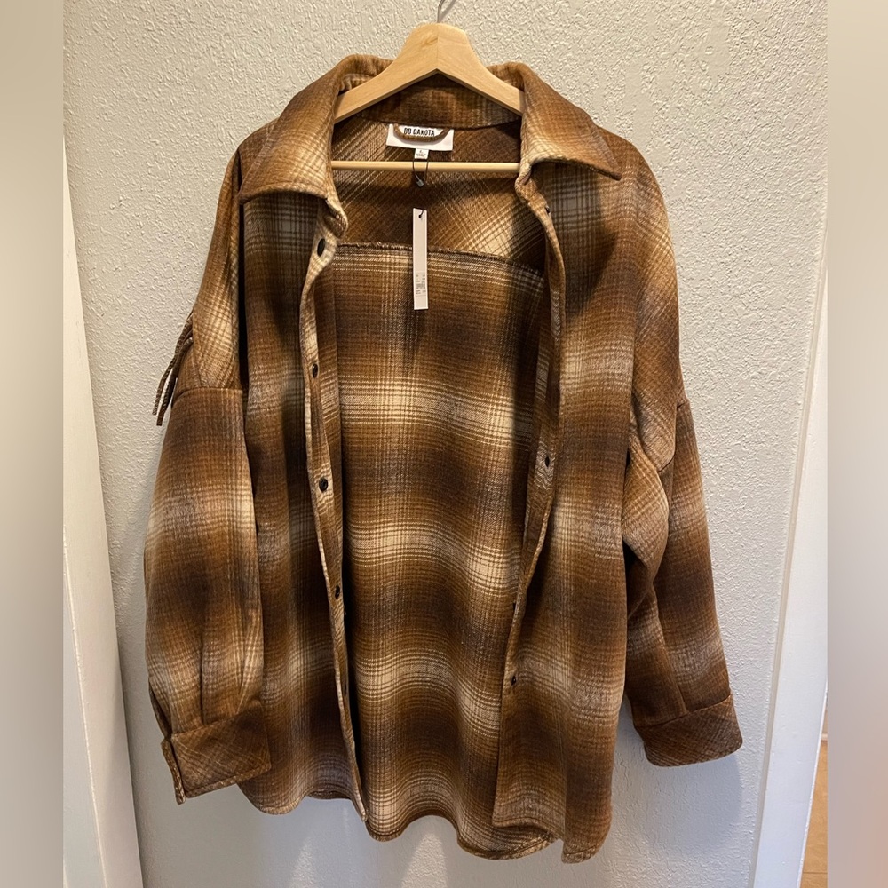 BB Dakota by Steve Madden fringe with benefits coat. NWT. Size L. Beautiful